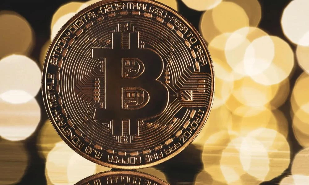 Τεράστιο ρεκόρ για το bitcoin – Ξεπέρασε τα 98.000 δολάρια